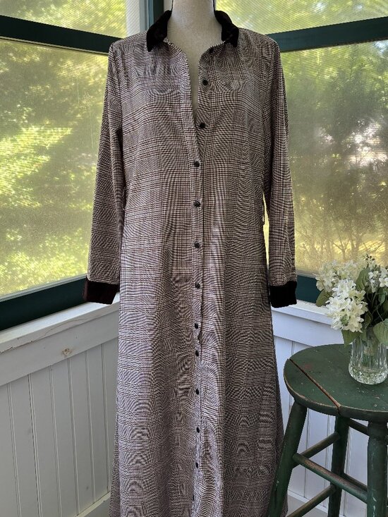 AK Collection Dresses & Skirts - AK Collection Mauve Plaid Maxi Shirtdress Medium NWT